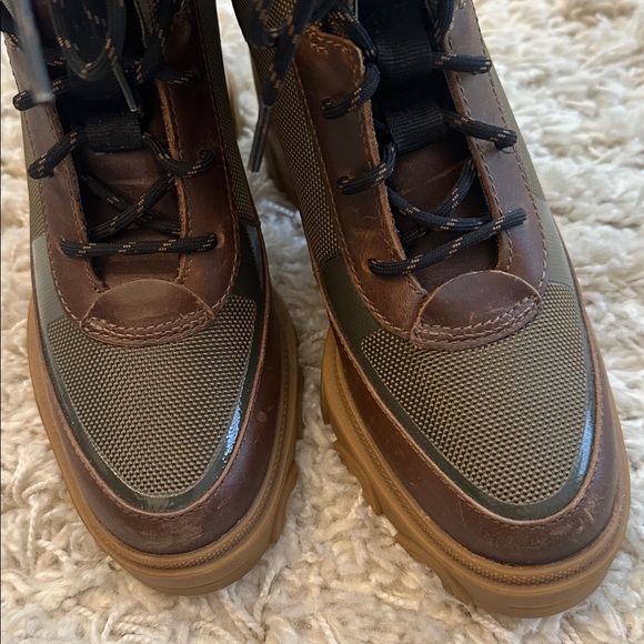 New! SOREL Brex lug heel platform boots 7 - Picture 8 of 16